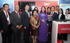 Bộ trưởng Nguyễn Mạnh Hùng ấn tượng với thành quả của TV360